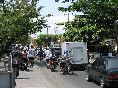 Bali - Prozession zur Verbrennungszeremonie