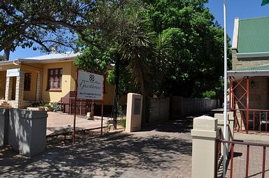 88 Baron van Reede Guesthouse - Oudtshoorn