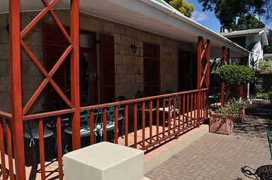 88 Baron van Reede Guesthouse - Oudtshoorn