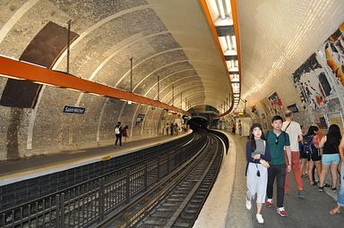 Paris - Metropolitain Saint Michel