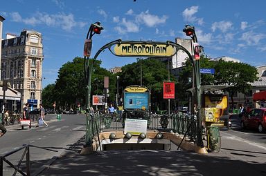 Paris - Metropolitain Pere Lachaise