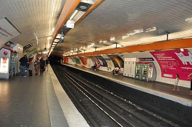 Paris - Metropolitain Pere Lachaise