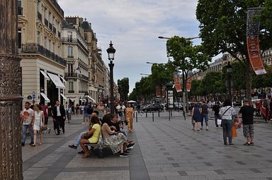 Paris - Avenue des Champs-Elysees