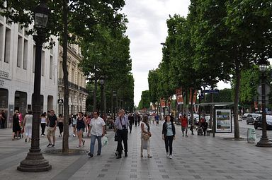 Paris - Avenue des Champs-Elysees