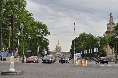 Paris - Avenue des Champs-Elysees