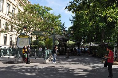 Paris - Metropolitain Cite