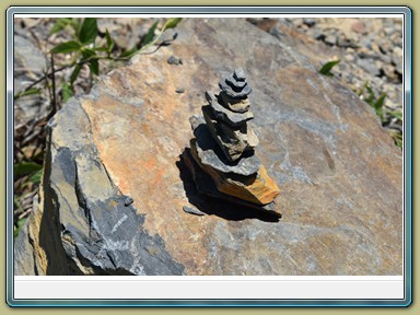 Pacific Coast - The Gatz Balancing Rocks (QLD)