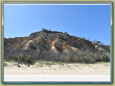 The Pinnacles - 75 Mile Drive Beach/ Fraser Island (QLD)