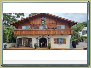 Gallery Walk - Tamborine Mountain (QLD)