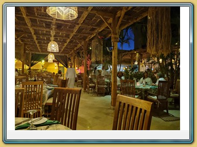 The Breakers Diving & Surfing Lodge
- Oriental Night in Galabeya Kleidung -