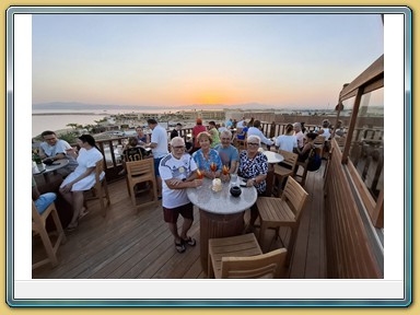 The Breakers Diving & Surfing Lodge
- Sky Bar -