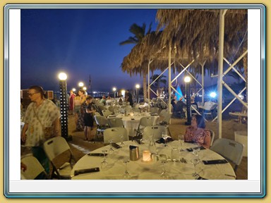 The Breakers Diving & Surfing Lodge
- Barbeque am Hotelstrand -