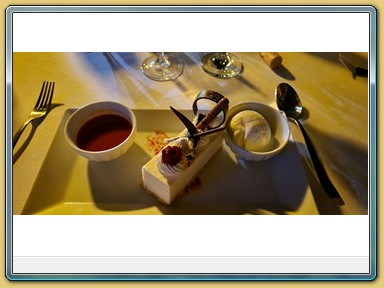 The Breakers Diving & Surfing Lodge
- Seafood Dinner am Hotelstrand -